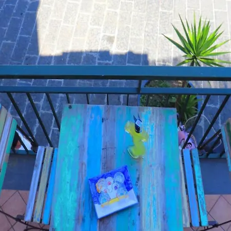 Charming Seaside Apartment In Sorrento Apartment *