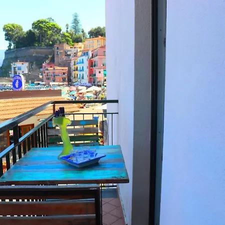 Διαμέρισμα Cottage In Sorrento By Marina Grande Beach *