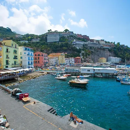 Cottage In Sorrento By Marina Grande Beach * Σορέντο