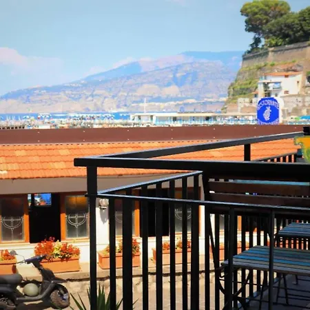 Cottage In Sorrento By Marina Grande Beach Διαμέρισμα